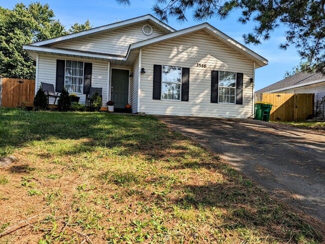 Adorable 3 BD 1 BA House 5 Min to Downtown Springdale - Adorable 3 BD 1 BA House 5 Min to Downtown Springdale