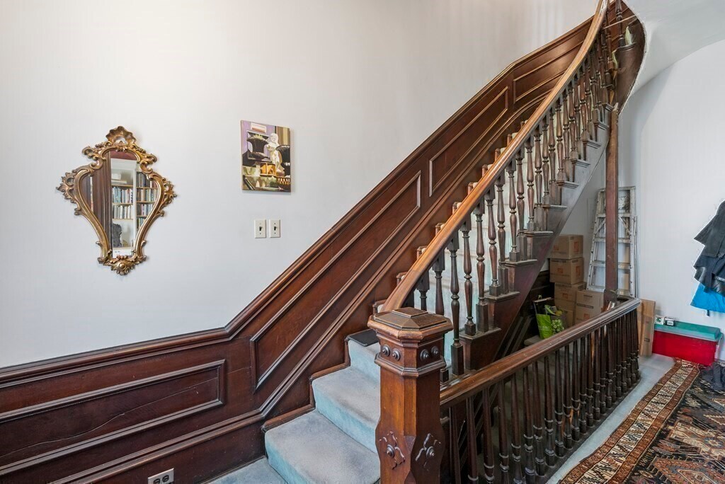 Foto principal - 813 E Broadway