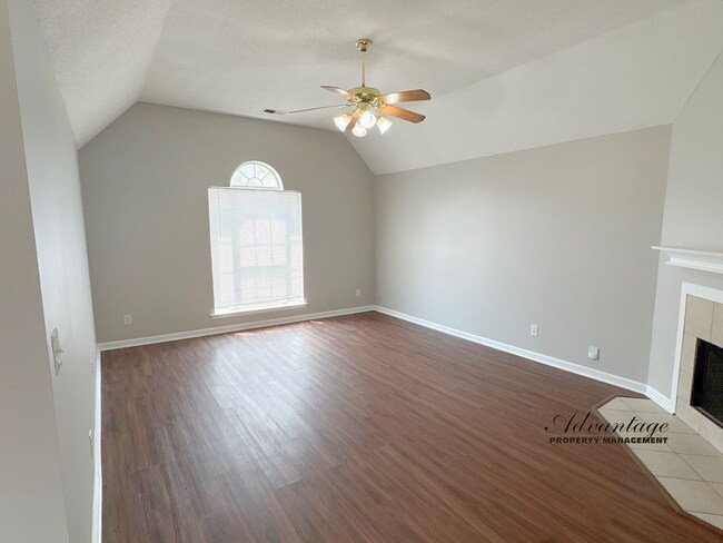 Foto del edificio - 6888 Wrigley Dr