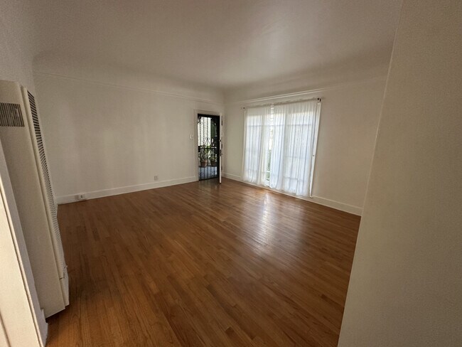 Foto del edificio - 177 S Sycamore Ave