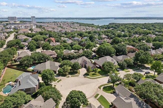 Building Photo - 2509 Woodstone Ct