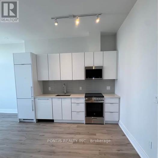 Building Photo - 430 Square One Dr