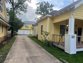 Building Photo - 220 Stiles St