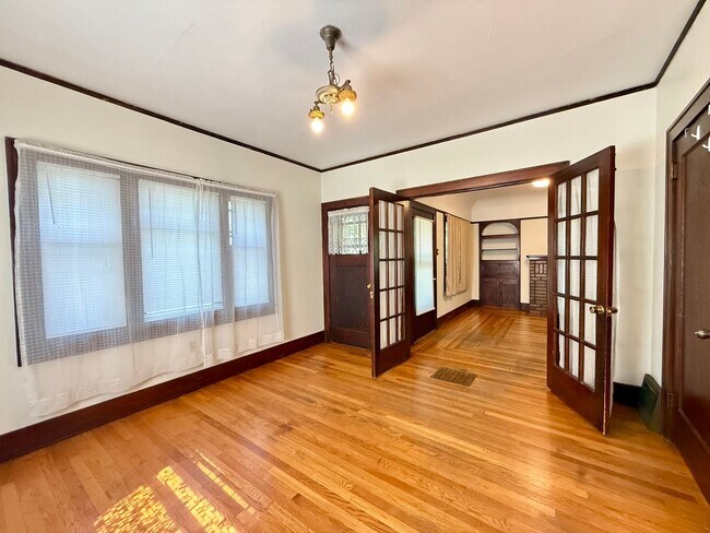 Foto del edificio - 806 Spring Ave