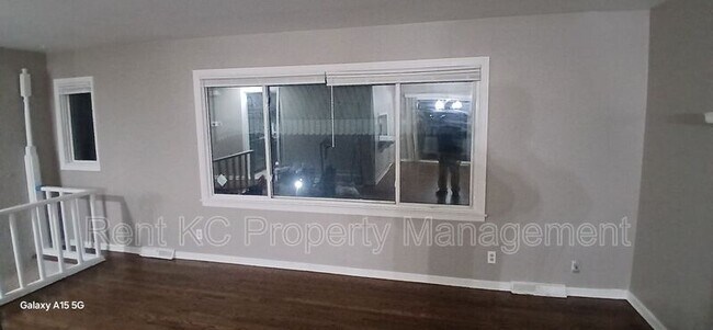 Foto del edificio - 7201 Hardy Ave