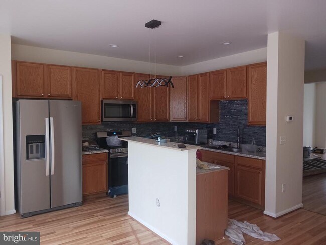 Foto del edificio - 205 Hillside Ct