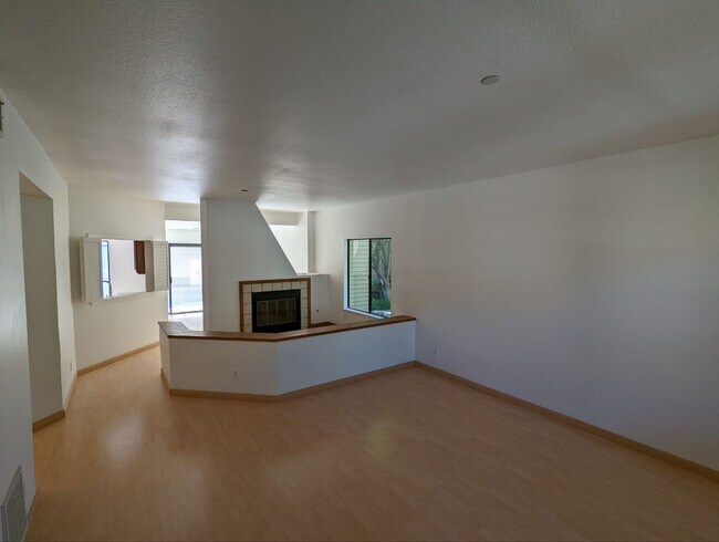 Foto del edificio - 970 La Mesa Terrace