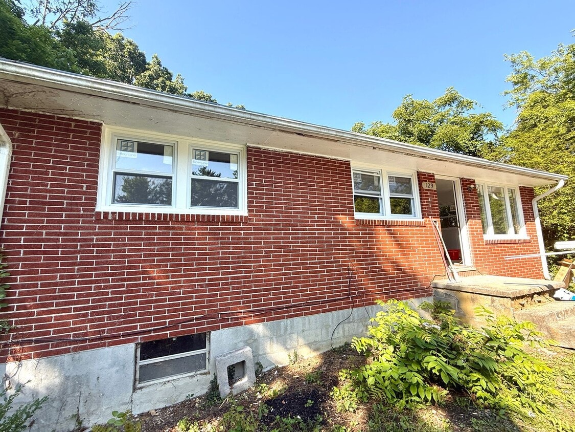 Photo - 129 Tee Street | Renovated 3 Bed 1 Bath House