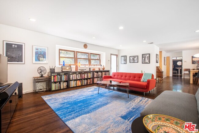 Building Photo - 16811 Escalon Dr