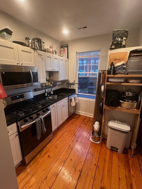 Foto principal - 663 E Broadway