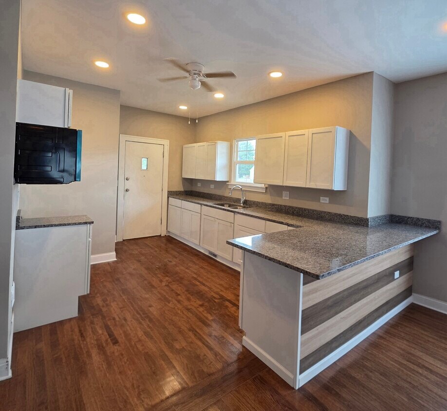Foto del edificio - 1104 Highland St