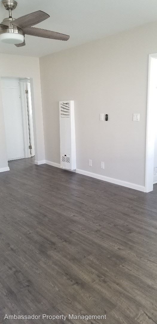 Building Photo - 1153 W 106th St