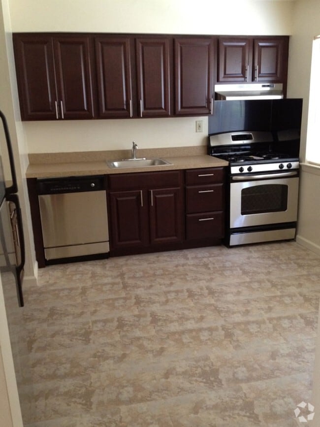 Southbrook Gardens Apartments Eatontown, NJ