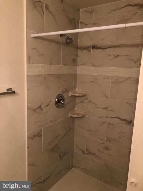 Foto del edificio - 5258 Cozy Glen Ln
