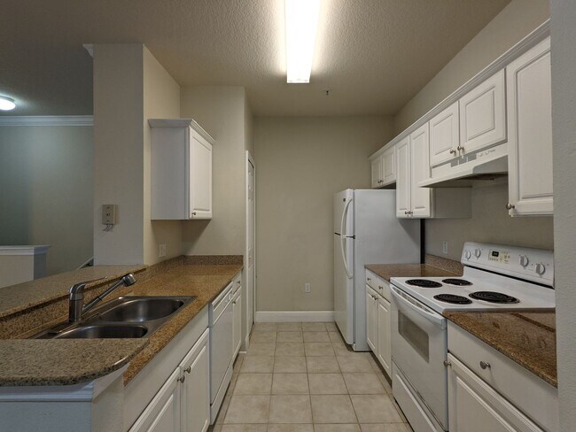 Foto del edificio - Southern Pines Condo in Winter Garden