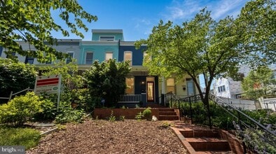 Building Photo - 1617 C St SE