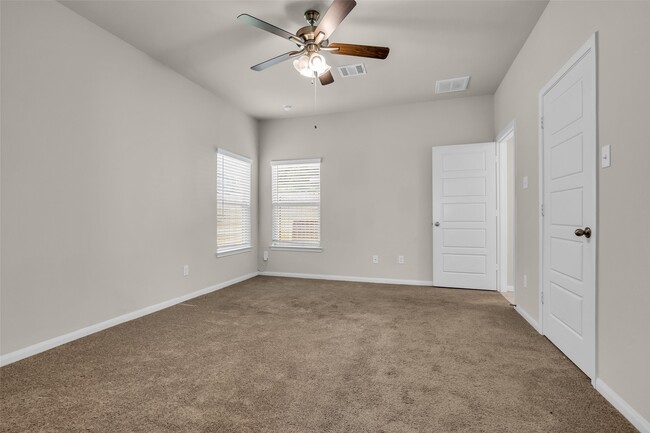 Building Photo - 506 Emerald Thicket Ln