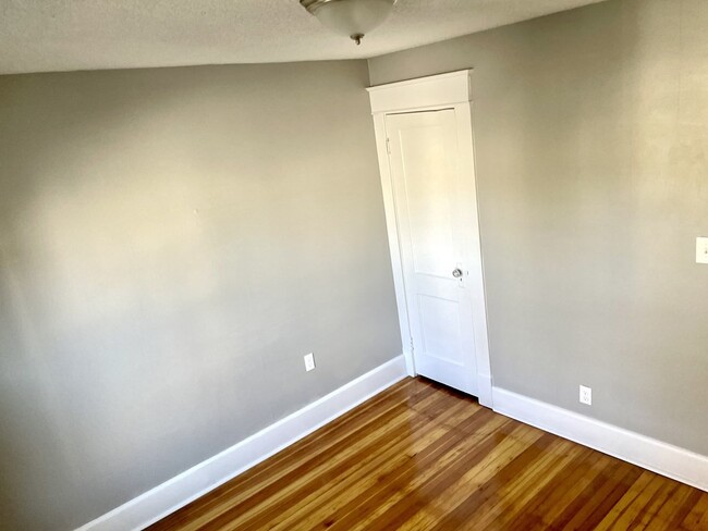 Building Photo - 151 Monrovia St