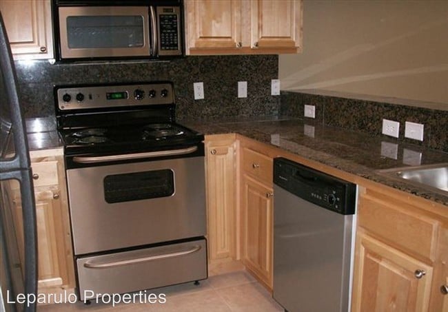 Building Photo - 1710 Belle Vue Way