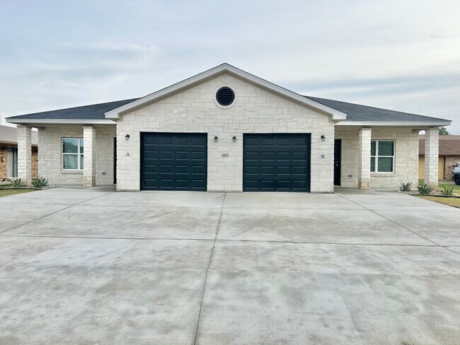 Foto del edificio - Clinkenbeard Multi Family