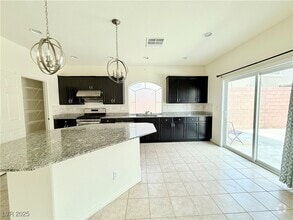 Building Photo - 6158 Fielding Hills Rd
