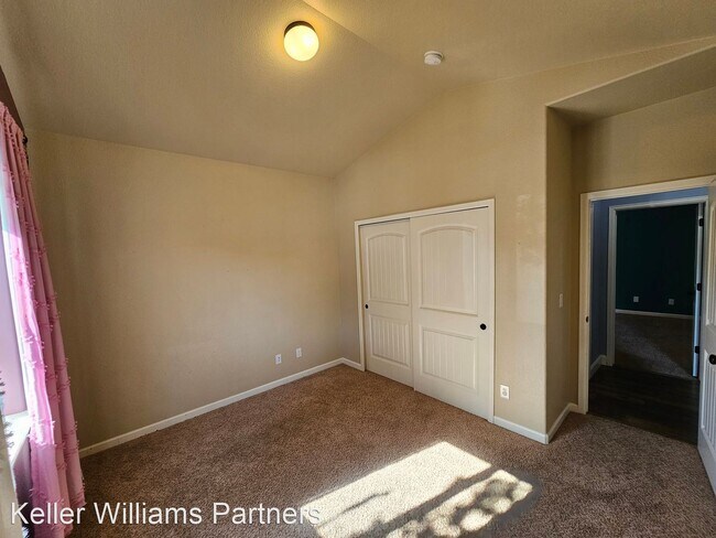 Foto del edificio - 5 br, 3 bath House - 6902 Alliance Loop