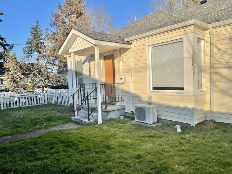 Foto principal - 1040 Spruce St NE