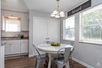 Dining Area - Mallard Cove Apartments