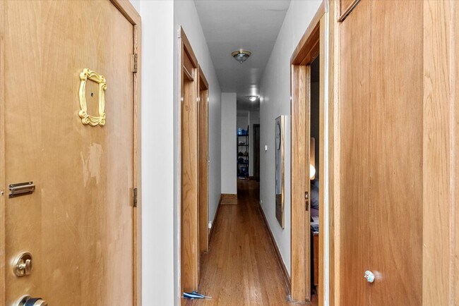 Foto del edificio - 910 W Gunnison St