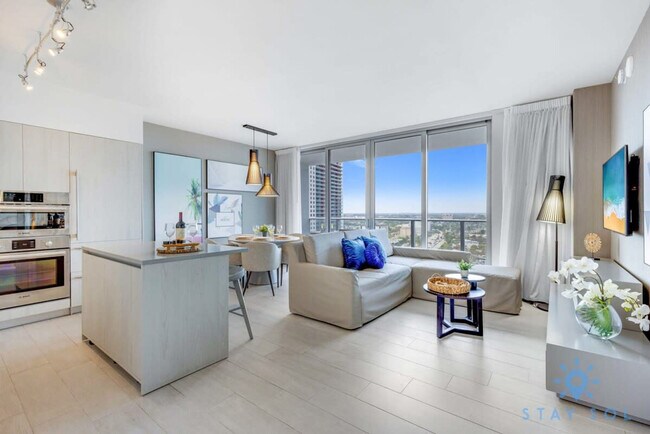 Building Photo - 4010 S Ocean Dr