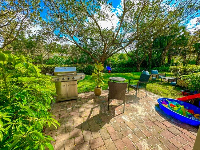 Foto del edificio - 7776 Deercreek Ct
