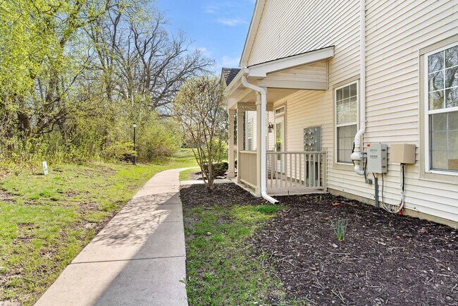 Foto del edificio - 712 Morris Ct