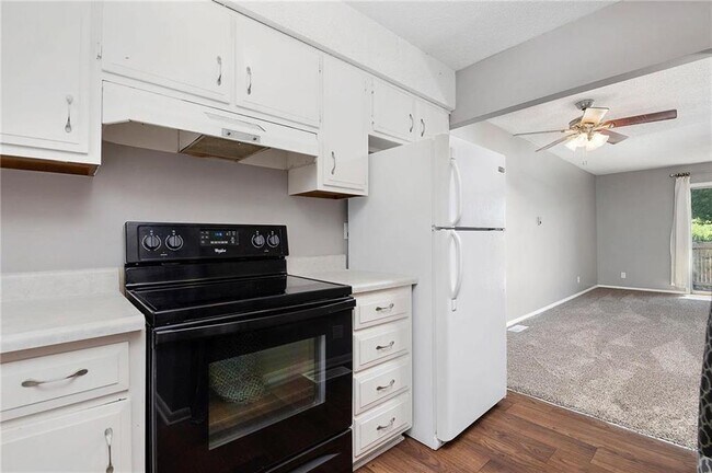 Foto del edificio - 6926 NW Chapel Woods Ln