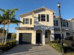 Building Photo - 2631 SE 11th St