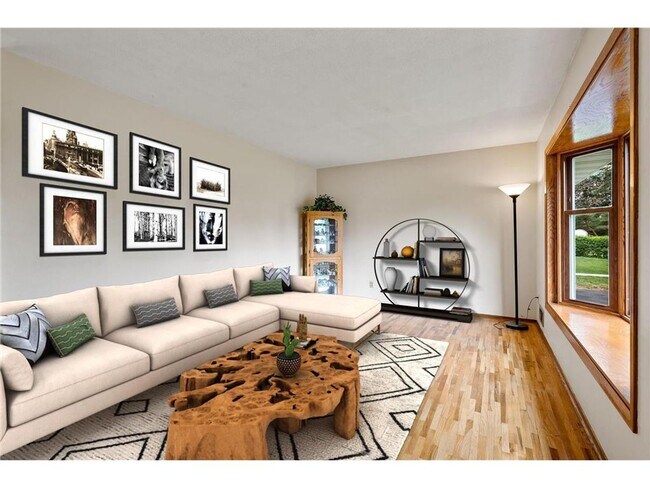 Foto del edificio - Classic, charming character *3Bd*2Bath*1 Den 1584 SqFt in New Hope Avail May 1!