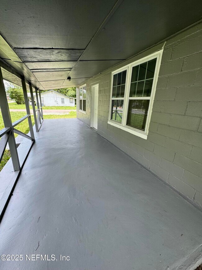 Foto del edificio - 1421 Detroit St