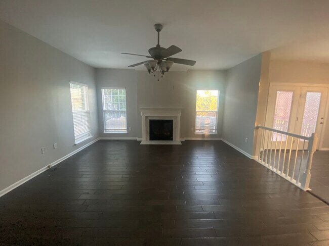 Building Photo - 6765 Sutton Oaks Way