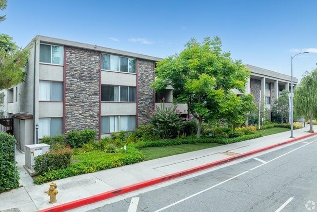 Building Photo - Woodland House Apartments