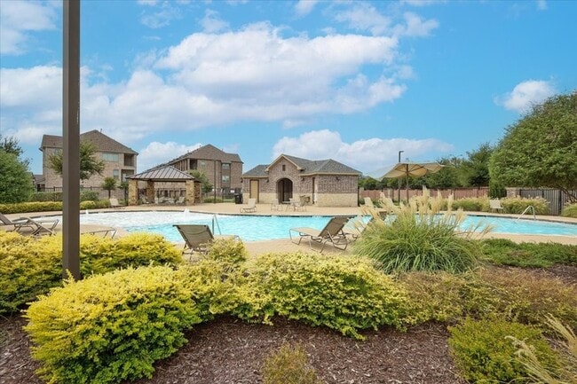 Building Photo - 4261 Shavano Dr