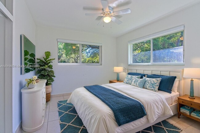 Photo - 5400 Orduna Dr House