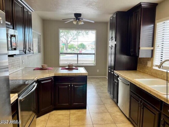 Foto del edificio - 6747 N 78th Pl