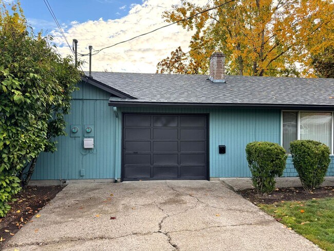 Foto del edificio - 2 Bedroom Duplex in Southwest Eugene