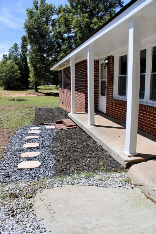 Building Photo - 882 Campbell Rd