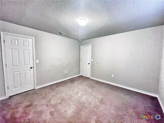 Building Photo - 3949 Legend Wds