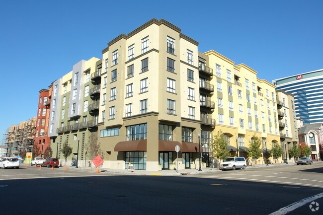 Building Photo - Market Square Homes