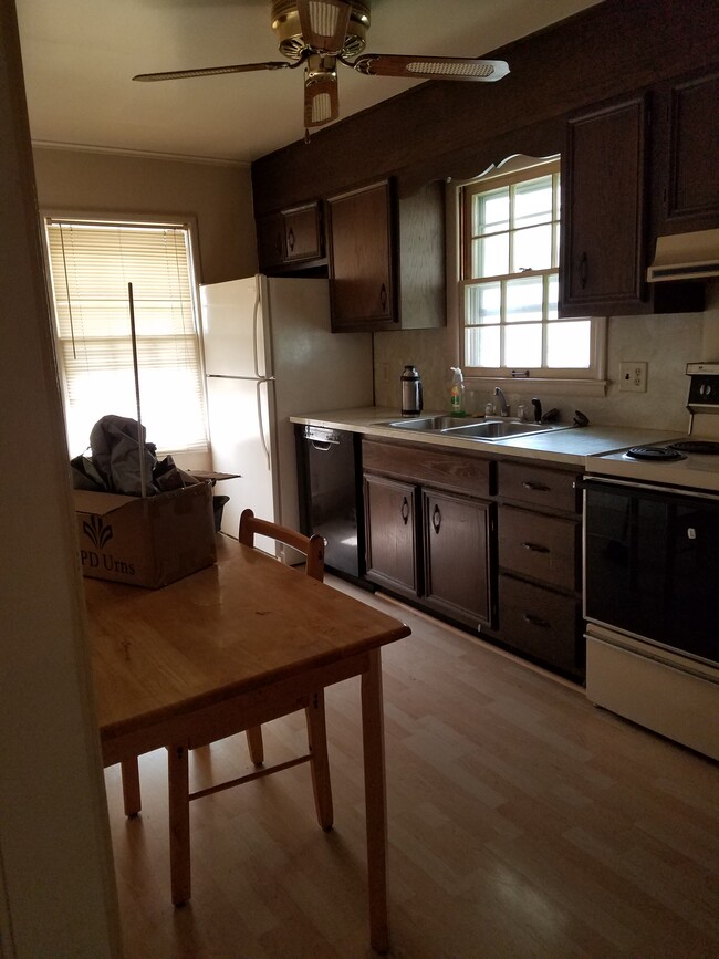 Foto del edificio - 2039 E Whitmer St