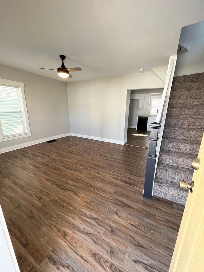 Building Photo - Recently renovated 2 bedroom 1.5 bathroom ...
