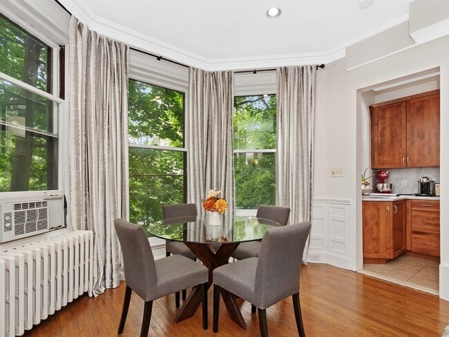 Building Photo - 340 Tappan St