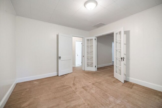 Building Photo - 1242 Hull Rd