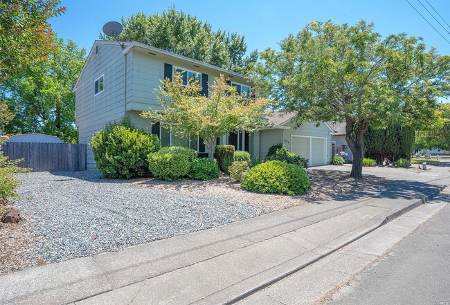 Building Photo - 2524 Washoe Ct